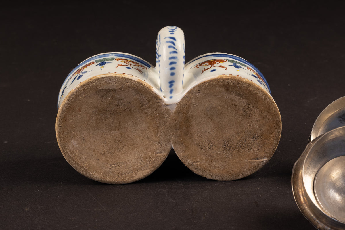 Zeldzame 18e-eeuwse Franse polychrome faïence salière double met zilveren deksels – Rouen / Sinceny, ca. 1730–1750
