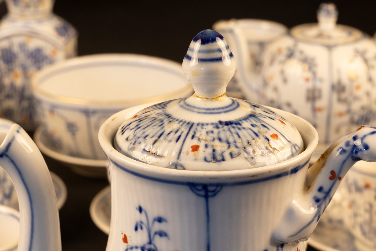Antiek 32-delig Thüringer porseleinen thee- en koffieservies in Imari-decor – Wallendorf, ca. 1775–1790