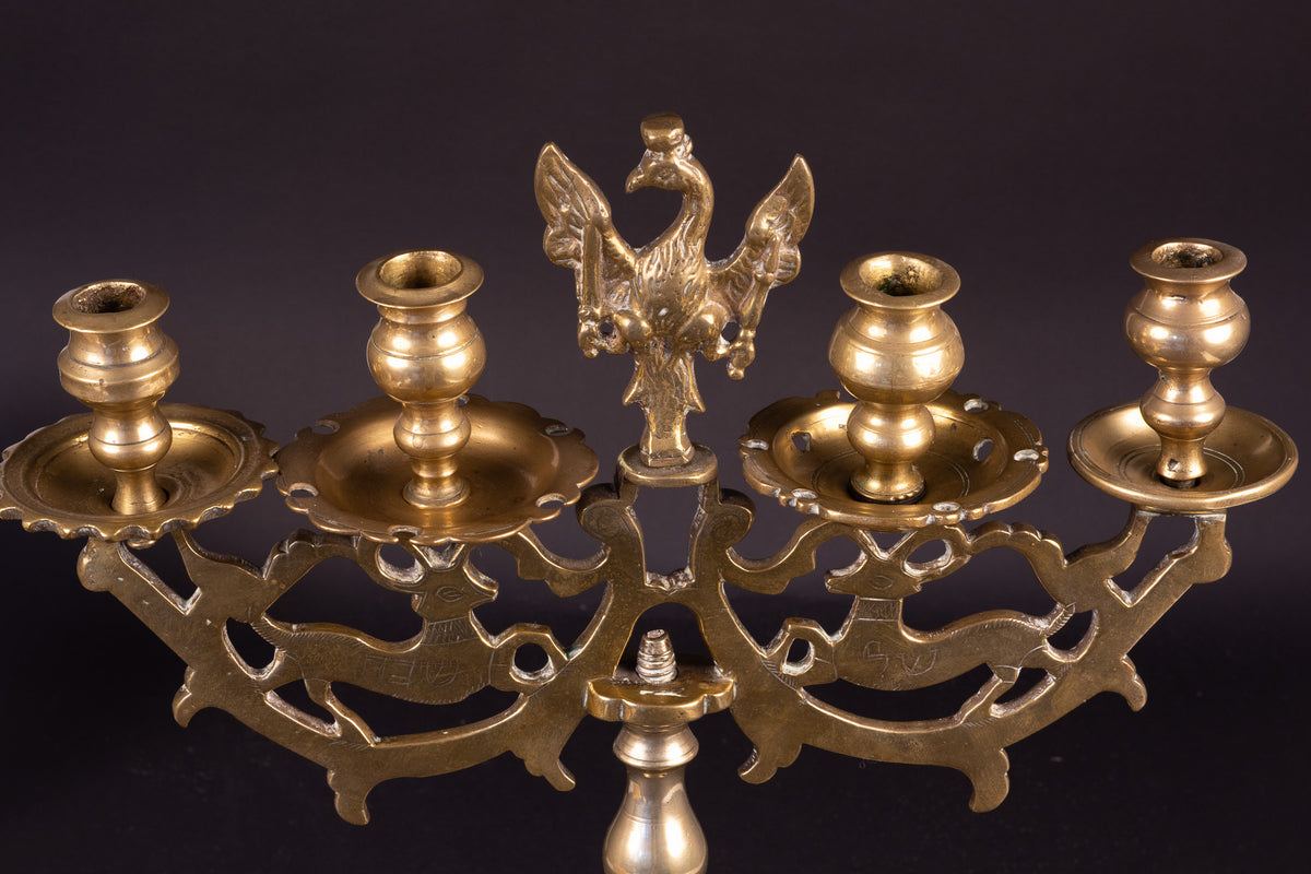 Seltene monumentale Messing-Sabbatkerze mit Hirschen und polnischem Adler – Nürnberg, ca. 1700