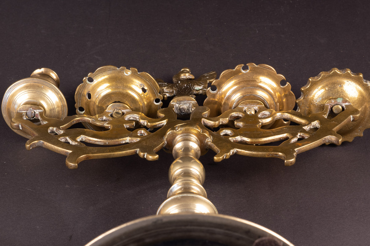 Seltene monumentale Messing-Sabbatkerze mit Hirschen und polnischem Adler – Nürnberg, ca. 1700