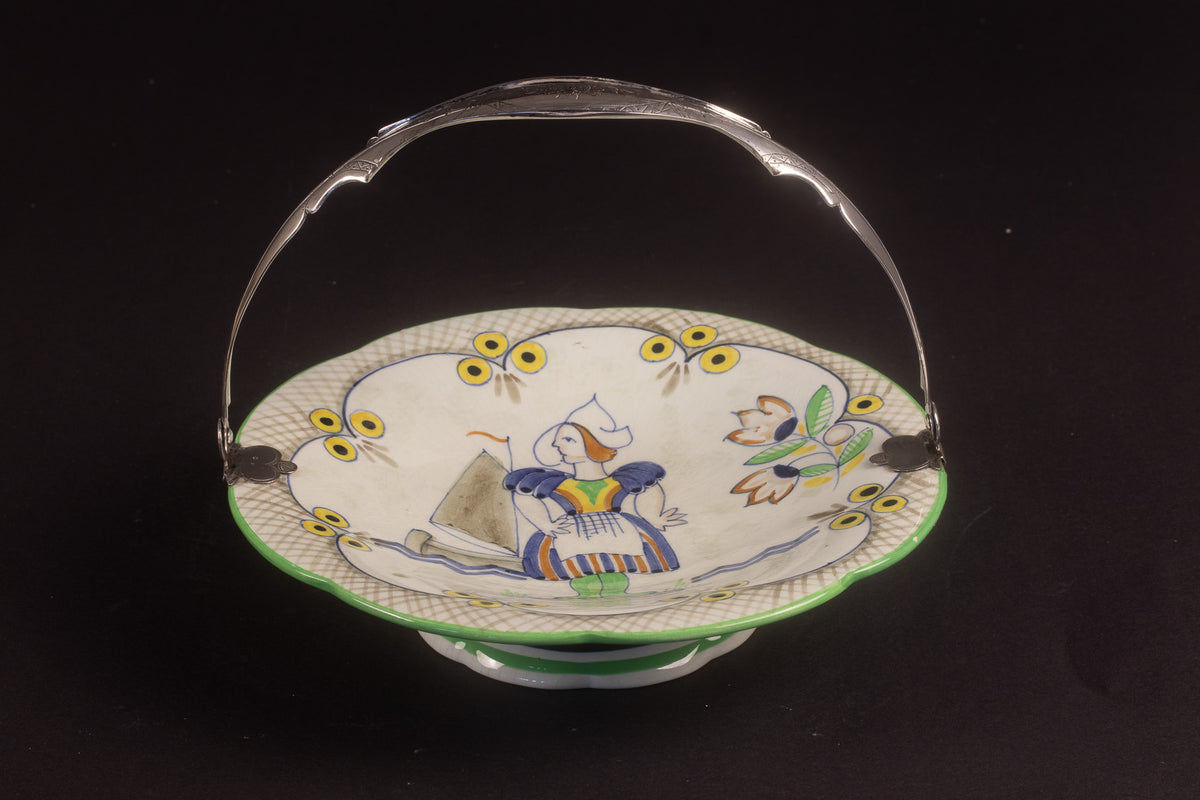 Art Deco plateel bonbonschaaltje op voet met zilveren hengsel – Decor ‘Holiday’, ca. 1925–1935