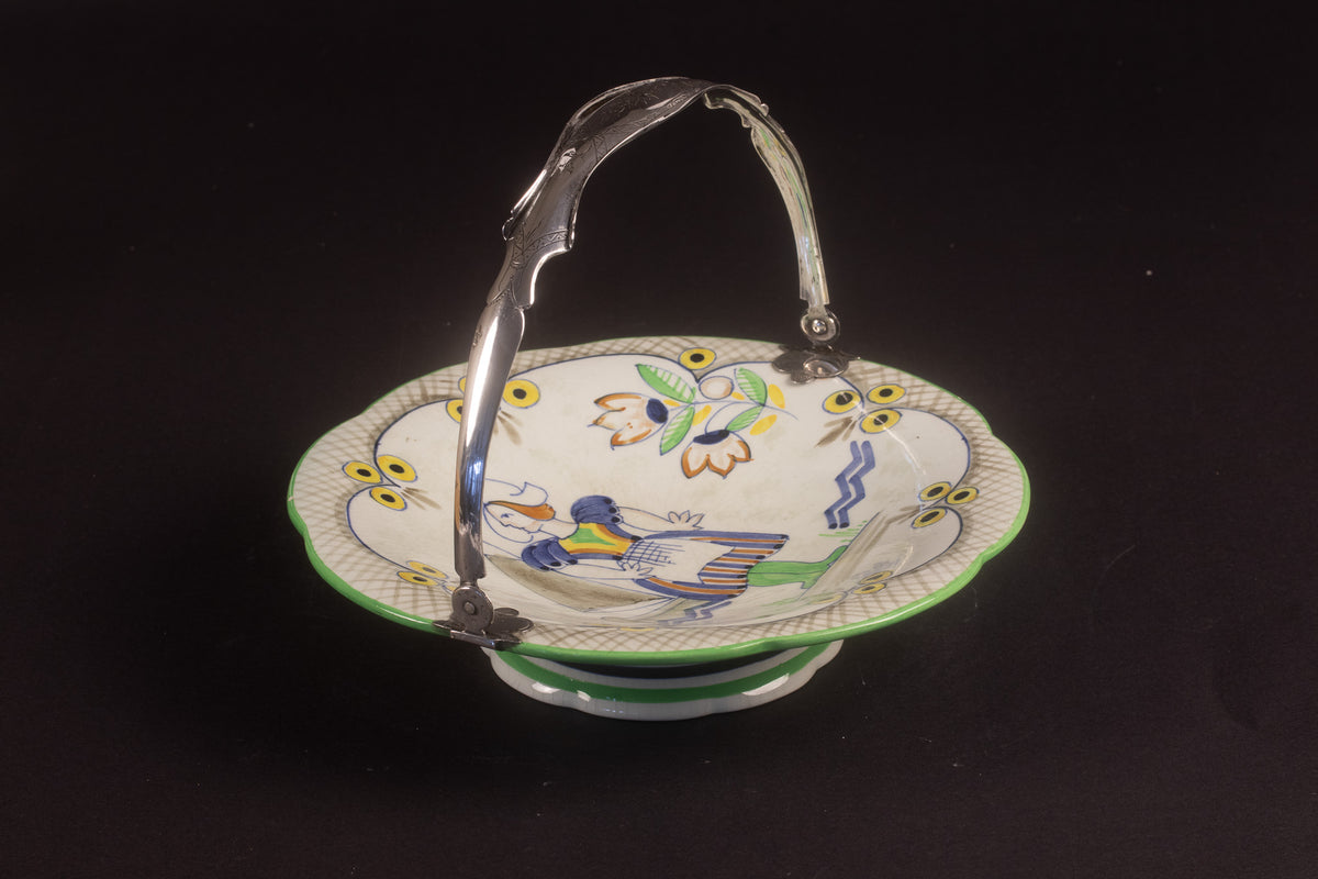 Art Deco plateel bonbonschaaltje op voet met zilveren hengsel – Decor ‘Holiday’, ca. 1925–1935