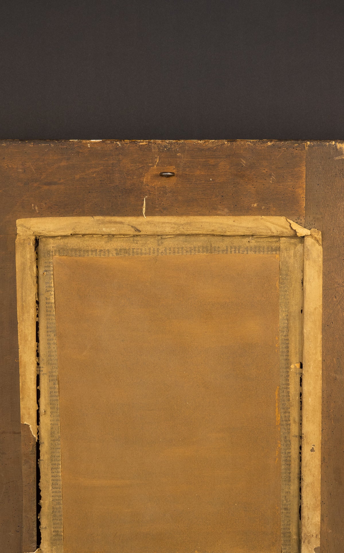 Seltene manieristische Aedicula-Tabernakelspiegel mit Engelsfiguren – Frühes 17. Jahrhundert (ca. 1600–1630)